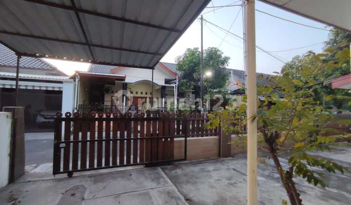 West-Facing Row House Surakarta 2