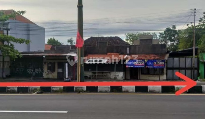 Pekarangan Bonus Bangunan Pinggir Jalan Jogja - Solo Pekarangan Bonus Bangunan Pinggir Jalan Jogja - Solo