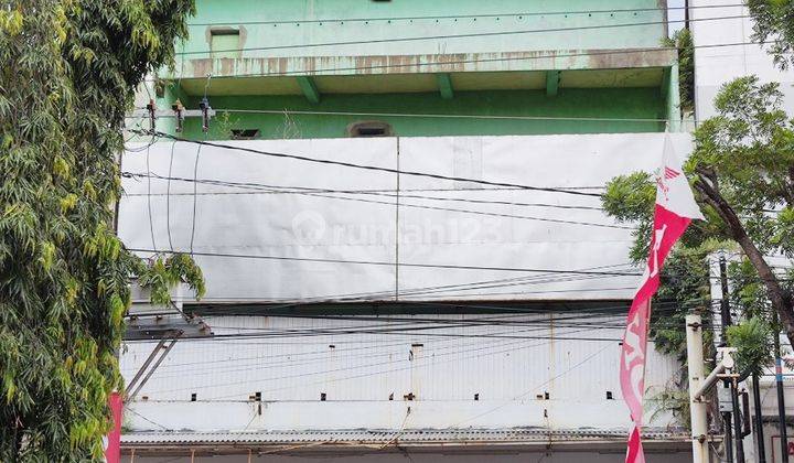 Ruang Usaha Pinggir Jalan 4 Lantai Sragen  1