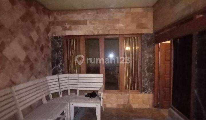 Rumah Villa Dekat Jalan Raya Tawangmangu  2