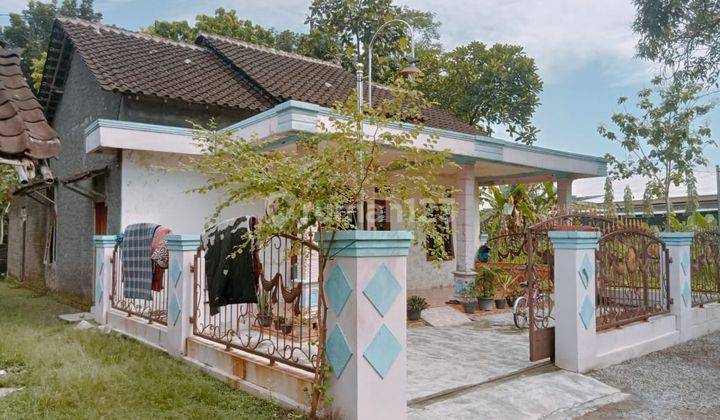 Rumah Dekat Jalan Raya Kebakkramat  1