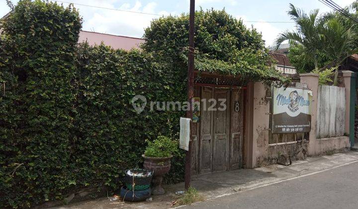  Rumah Limasan di Kampung Batik Laweyan  2