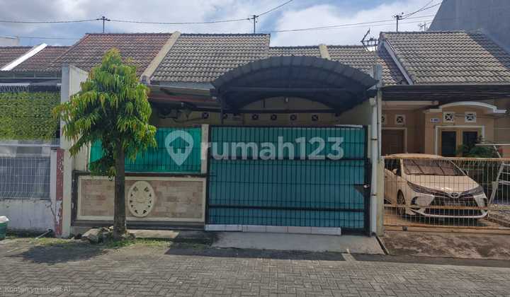 Rumah Hadap Barat Sektor X Solo Baru  2