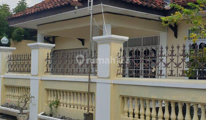  Rumah 2 Lantai Tengah Kota Karanganyar  1