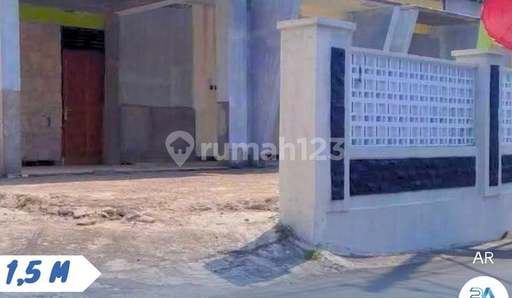 Very Strategic House Near Klaten Public Facilities