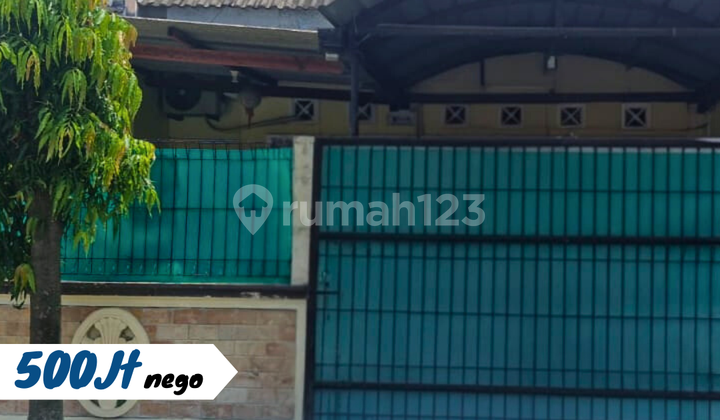 Rumah Hadap Barat Sektor X Solo Baru 