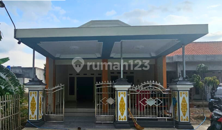 Rumah Baru Dekat Bandara Adi Sumarmo