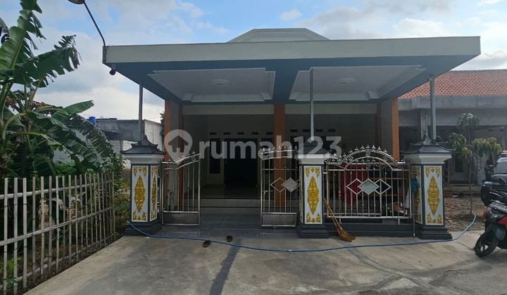 Rumah Baru Dekat Bandara Adi Sumarmo 2