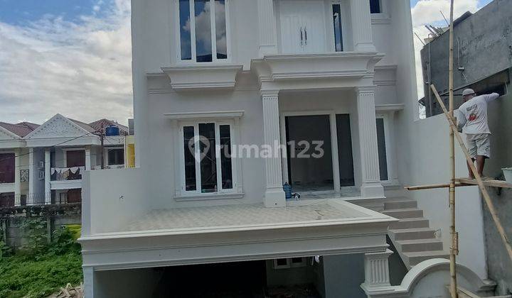 Rumah mewah dalam Cluster terdepan di Jagakarsa 1