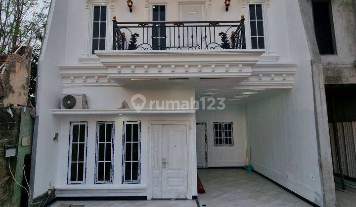 Rumah 2 lantai siap huni di Jagakarsa 2