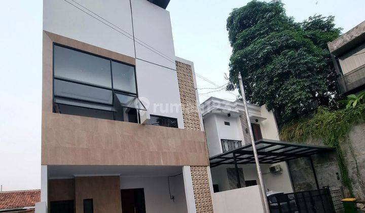 Rumah siap huni di jalan Sadar Raya Jagakarsa 2