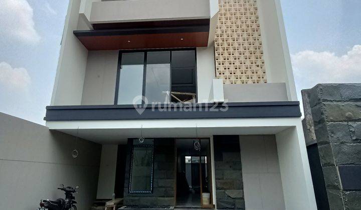 Rumah mewah plus privat pool di Kemang Jakarta Selatan 1