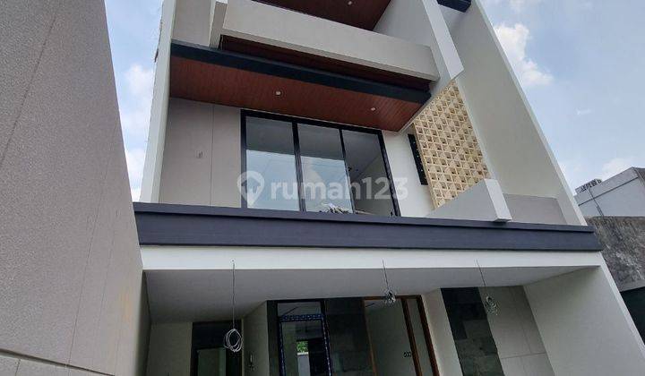 Rumah milenial mewah strategis di kemang Jak Sel 1