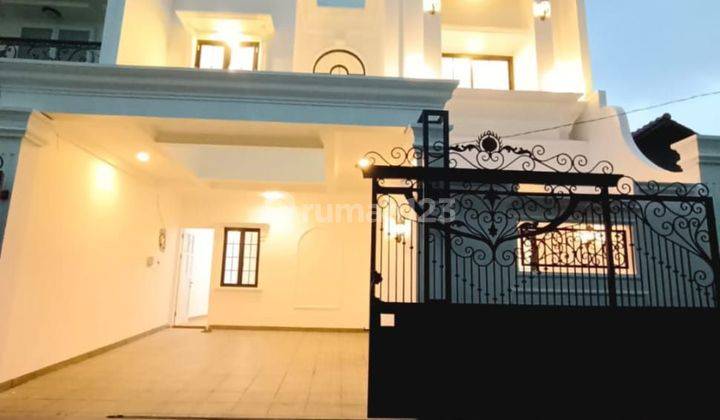 Rumah klasik privat pool di kembangan Jakarta Barat 1