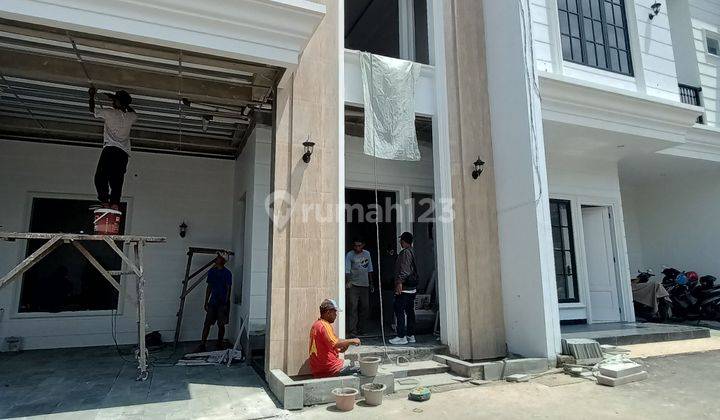 Ada rumah Cluster semurah ini  di Jagakarsa 1