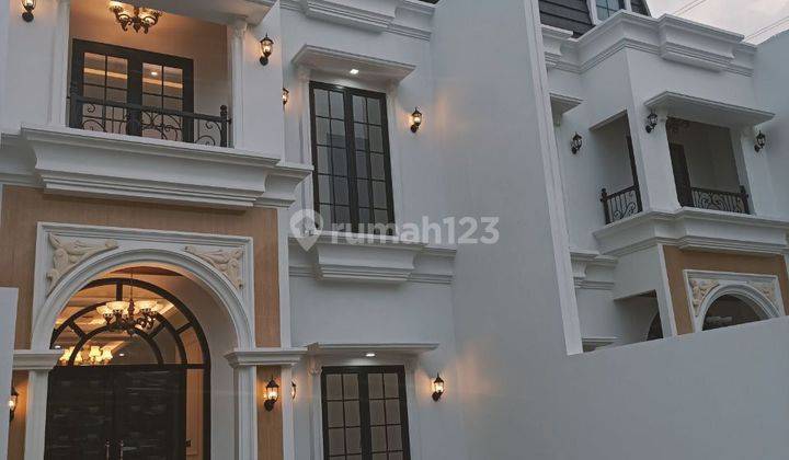 Rumah classic fasum.pool, parkir, balai warga di Kebagusan 2