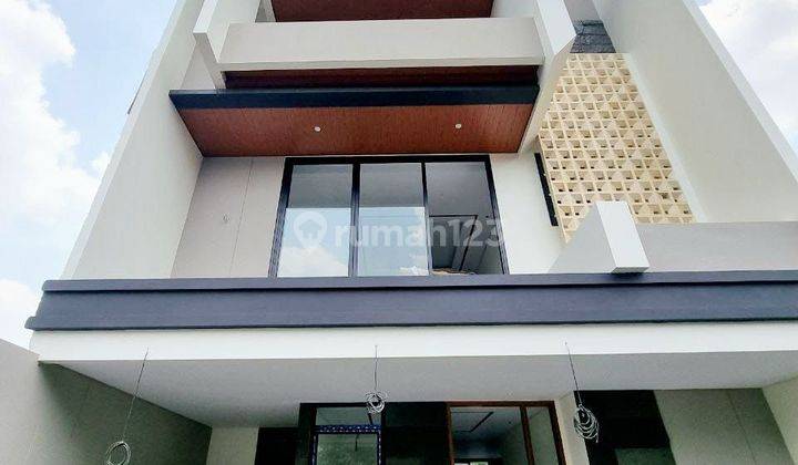 Rumah mewah Kemang, lokasi strategis di Kemang Jak Sel 2