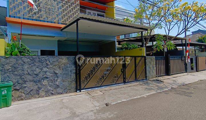 Rumah 2,5 Lantai Mewah di Joglo Jakarta Barat 1