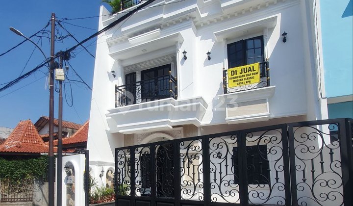 Rumah 3 lantai klasik modern dekat ke tol krukut dan kukusan Beji Depok 2