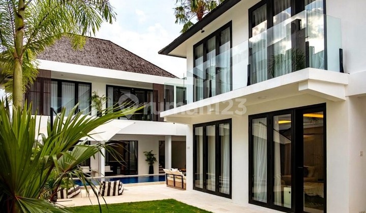 FOR SALE MODERN TROPICAL VILLA BERAWA - Vsno