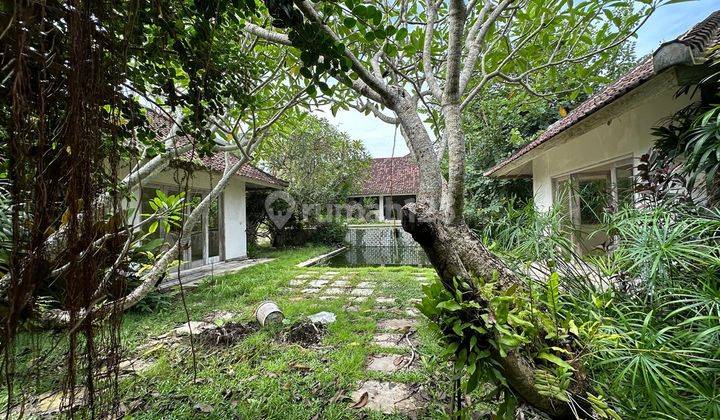  DIJUAL / FREEHOLD : Tanah Berisi Bangunan Villa Butuh Renovasi - Vskhe 1