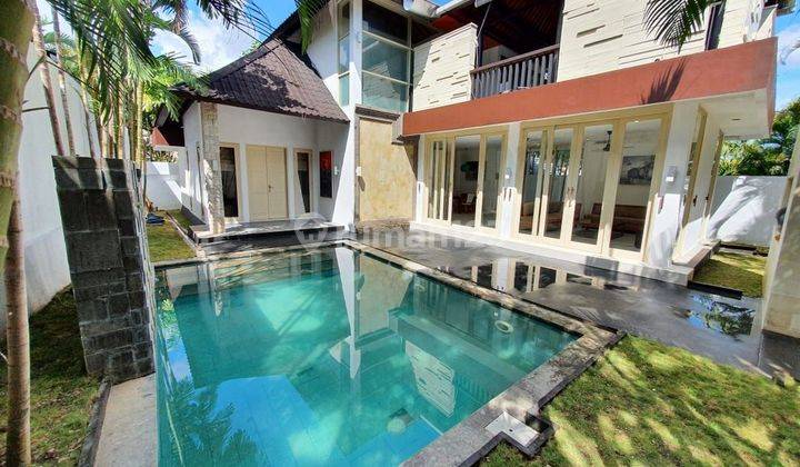  Dijual Freehold Onegate Sistem, Tropical Villa Hans Vskhe 1