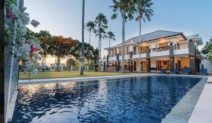 Luxury With This Epic Villa In Kerobokan 2