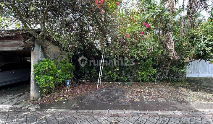  DIJUAL / FREEHOLD : Tanah Berisi Bangunan Villa Butuh Renovasi - Vskhe 2