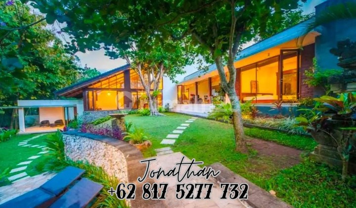 Villa SHM 3 Kamar Tidur dengan Rooftop dan Taman Luas di Sukawati - Vskhe