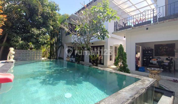  Villa 4 Kamar Tidur Yang Indah Dengan Taman Asri 1