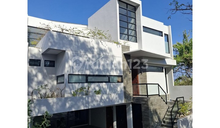 Dijual Villa 5 Kamar Tidur Freehold di Sawangan, Nusa Dua - VSam