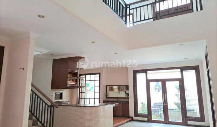 R08112 Dijual Rumah Mewah Lantai 2 Area Gatot Subroto Tengah Denpasar Timur 2