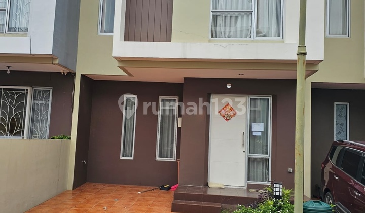 Beautiful Fully Furnished House, Zuma Cluster at Malibu Village in Gading Serpong.