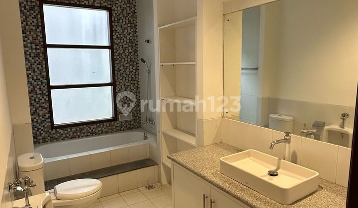 Disewakan Rumah Di Kemang Kolam Renang Lokasi Bagus,nyaman,bagus! 2