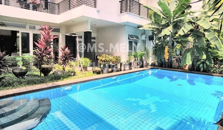 Rumah Cantik di Kemang Ada Swimming Pool, Bagus dan Nyaman 1