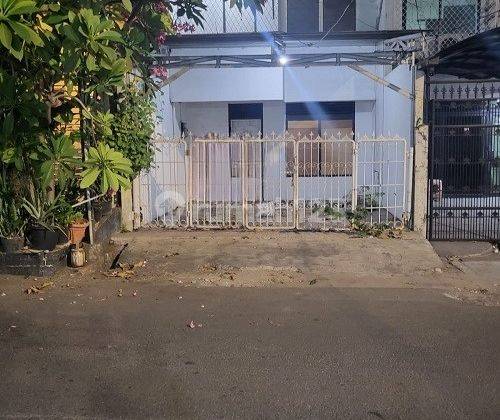 Dijual Rumah Kelapa Gading Luas 77m2 Hadap Timur, 2 Lantai, Lokasi Strategis 1