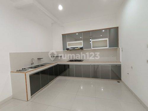 Dijual Rumah Luas 119m2 Hadap Utara, Nyaman, Lokasi Bagus.. 1