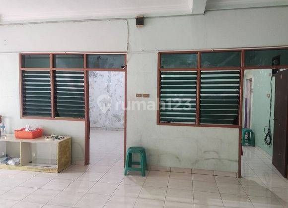 Dijual Rumah Pademangan  Sangat Nyaman, 3 Lantai, Lokasi Bagus 2