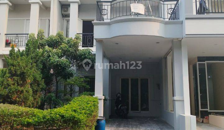 Disewakan Rumah Ancol, minimalis, 2 lantai, semi furnish,siap hun 2