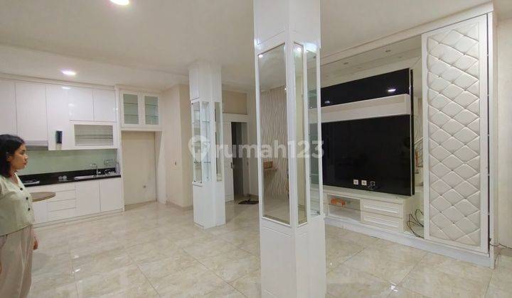 Disewakan Rumah Ancol, minimalis, 2 lantai, semi furnish,siap hun 1