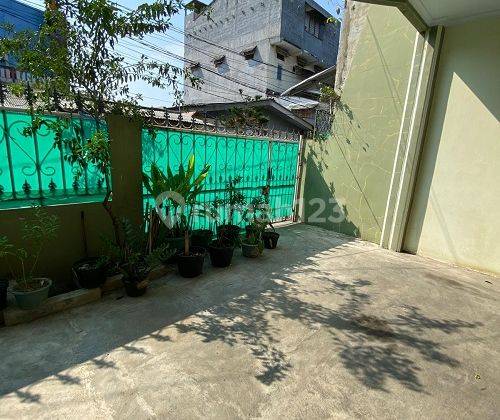 Dijual Rumah Sunter Lokasi Bagus, 2 Lantai, Nyaman, Murah Sekali! 2