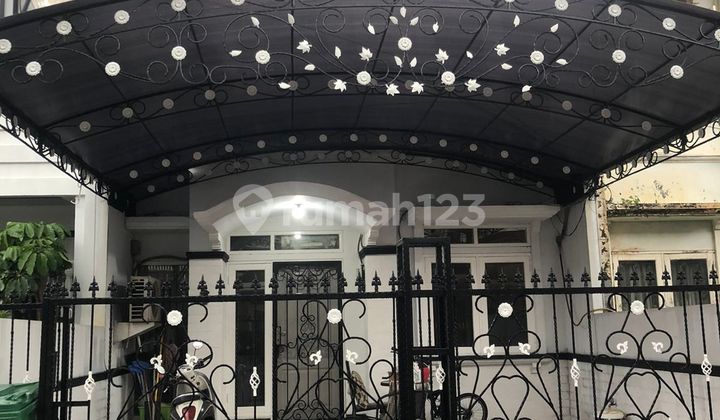 FOR SALE COMFORTABLE 2-STORY HOUSE IN KELAPA GADING 102m2, STRATEGIC LOCATION, CODE KS