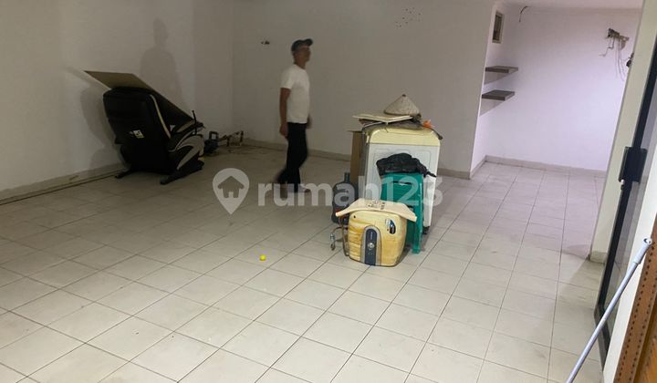 FOR RENT: KELAPA GADING HOUSE, 198m2, EAST-FACING, COMFORTABLE, 160 MILLION PER YEAR, CODE YE 2