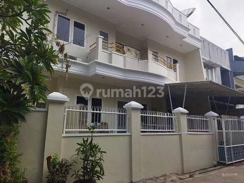 Dijual Rumah Sunter 175m2 Lokasi Bagus, 2 Lantai, Strategis, Kode Jv 1