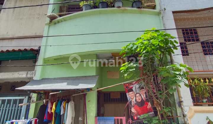 For sale, rare Pademangan house 4x14m, strategic location, affordable For sale, rare Pademangan house 4x14m, strategic location, affordable