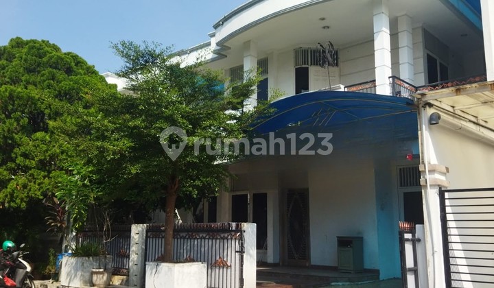 DISEWAKAN RUMAH SUNTER 175m2 LOKASI BAGUS, NYAMAN, STRATEGIS, SEWA 125 JUTA PER TAHUN, KODE JV,AH 1