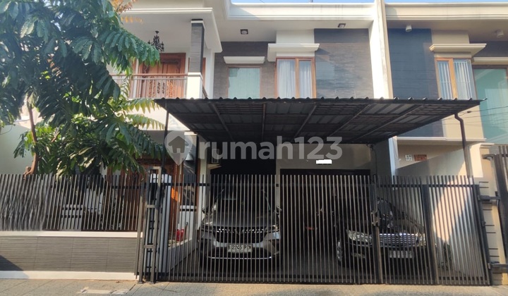 Dijual Rumah Cempaka Putih Fullfurnish, Hadap Utara, 2 Lantai,l!!!