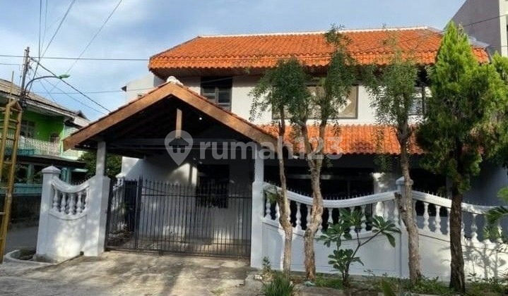 White Wood House 155M2 Two-Car Road, Strategic, West Facing