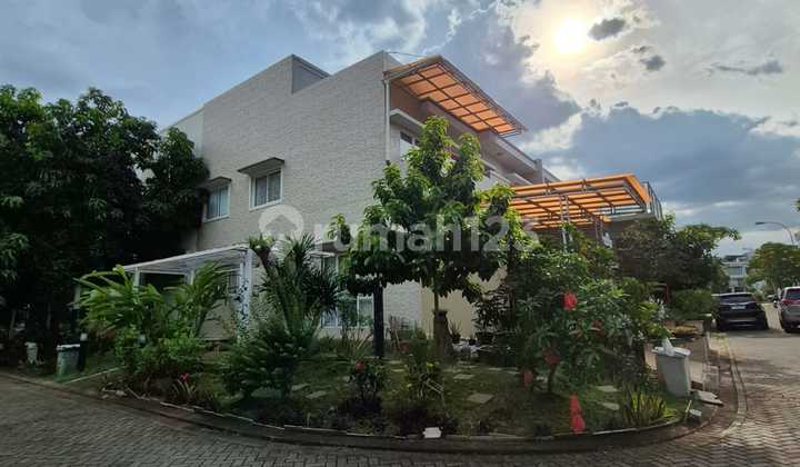 House in Kemayoran, Good Complex, 165M2 Strategic Location, Comfortable.