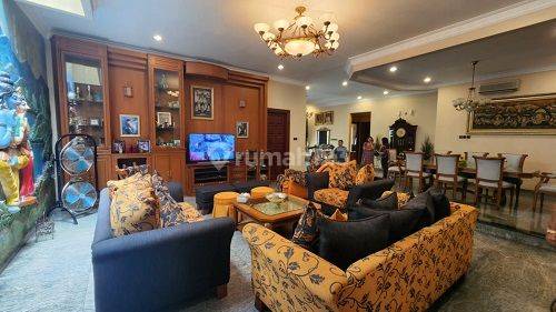 Dijual Rumah Cempaka Putih 464m2 Hadap Utara, 2 Lantai, Nyaman, Strategis, Kode Mr, Jm 1